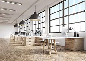 Moderne LED-Beleuchtung im B&uuml;ro 