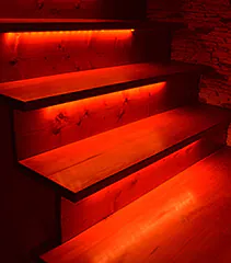 Treppe wird rot Beleuchtet