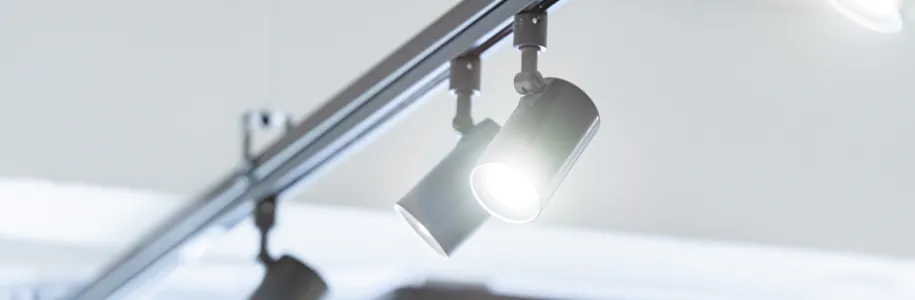 LED-Schienenstrahler an 3-Phasen-Stromschiene